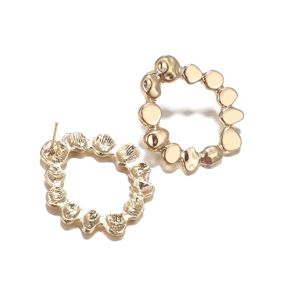 Minimalist Abstract Cluster Hoop Gold Earrings - Picture 4 of 7